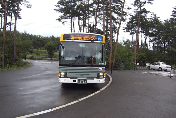Ônibus para a Subaru Line (Foto: Márcio Ikuno)