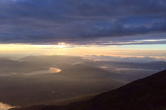 O início da manhã no Monte Fuji. (Foto: Tabata Hidemi)