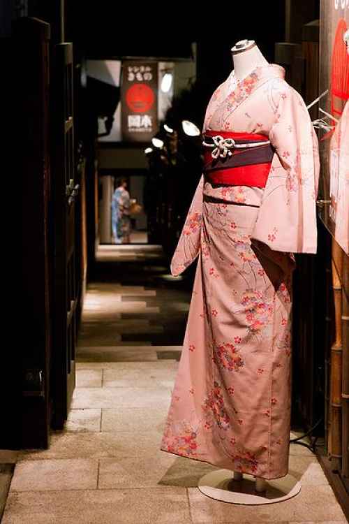 Matsubara-dori - aluguel de kimono