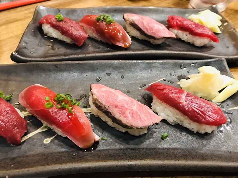 sushi de carne